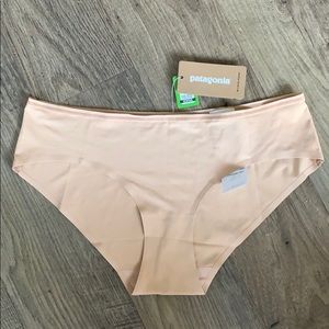 Patagonia daily hipster- size Small (NWT)